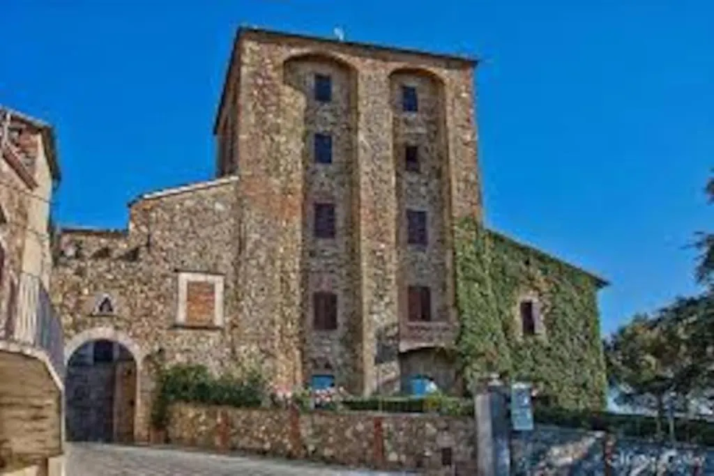 Villa Marta Contignano 0*,  Italia